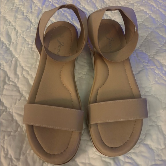 Tan platform sandals size 9 - Picture 2 of 5